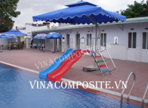 Cầu trượt hồ bơi
