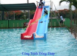 Máng trượt nước hồ bơi nhựa composite