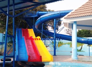 Hệ thống máng trượt nước hồ bơi