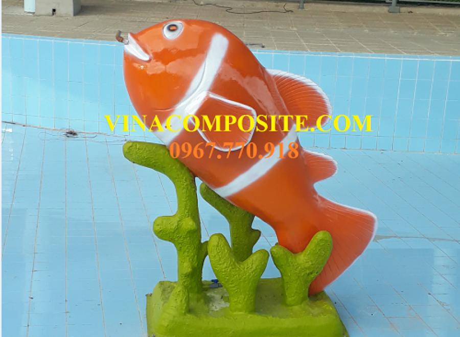 Cá phun nước hồ bơi trẻ em