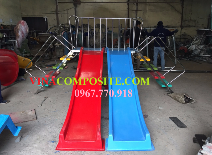 Cầu trượt hồ bơi trẻ em