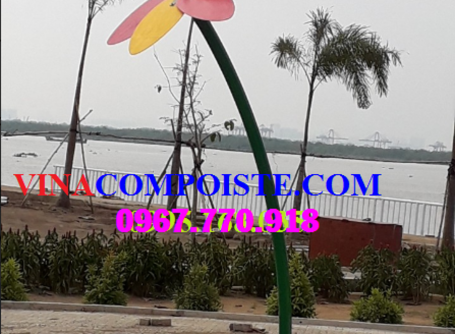 Cây hoa phun nước trang trí hồ bơi