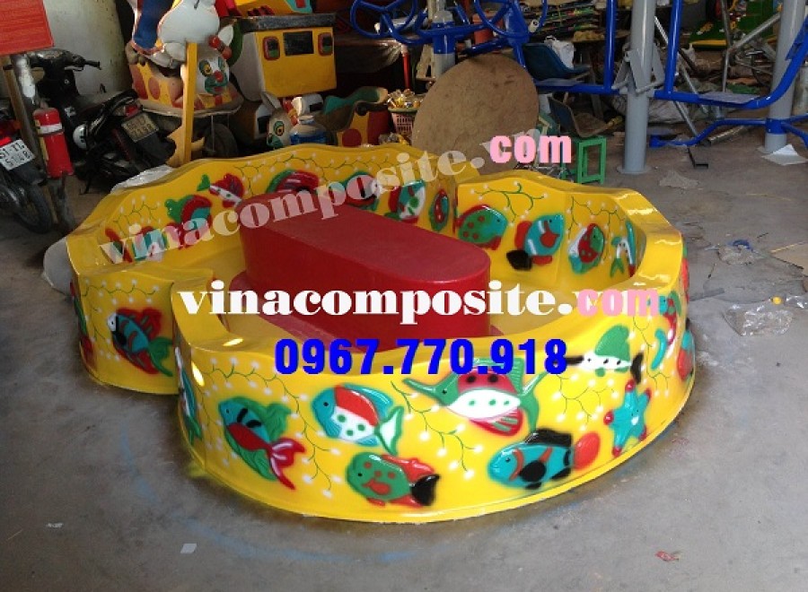 Hồ câu cá trẻ em hình số tám